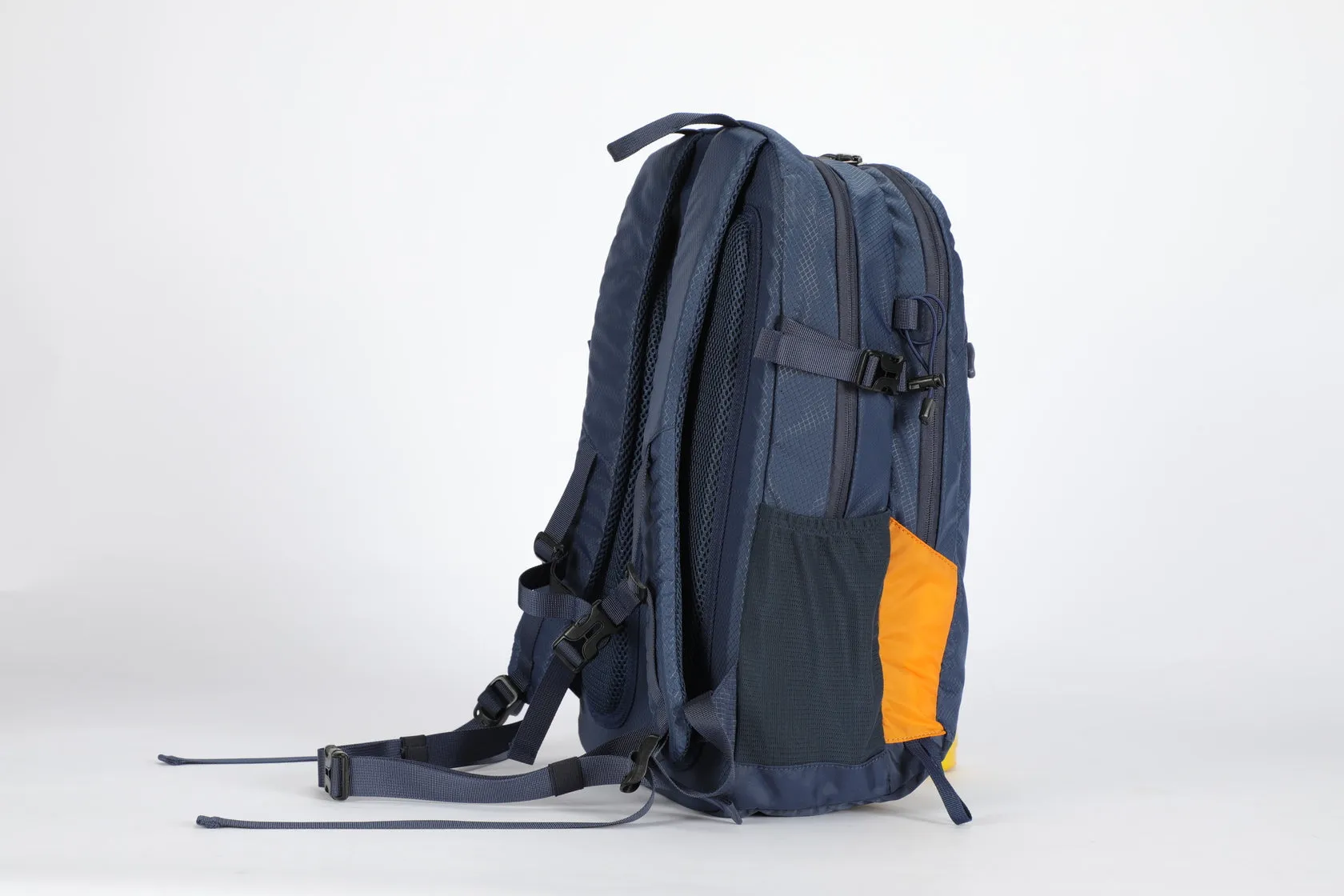 Discovery Adventures Casual Outdoor Backpack 30L