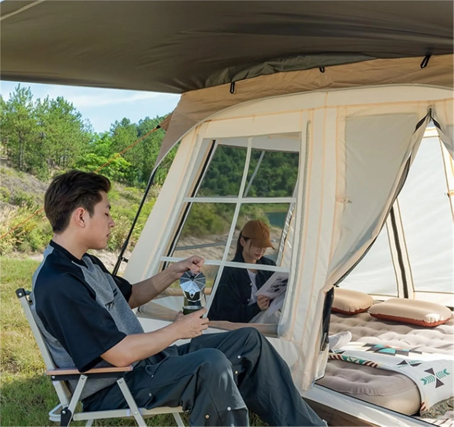 Outdoor Camping Portable Multi-Person Large Space Rainproof Camping Tent