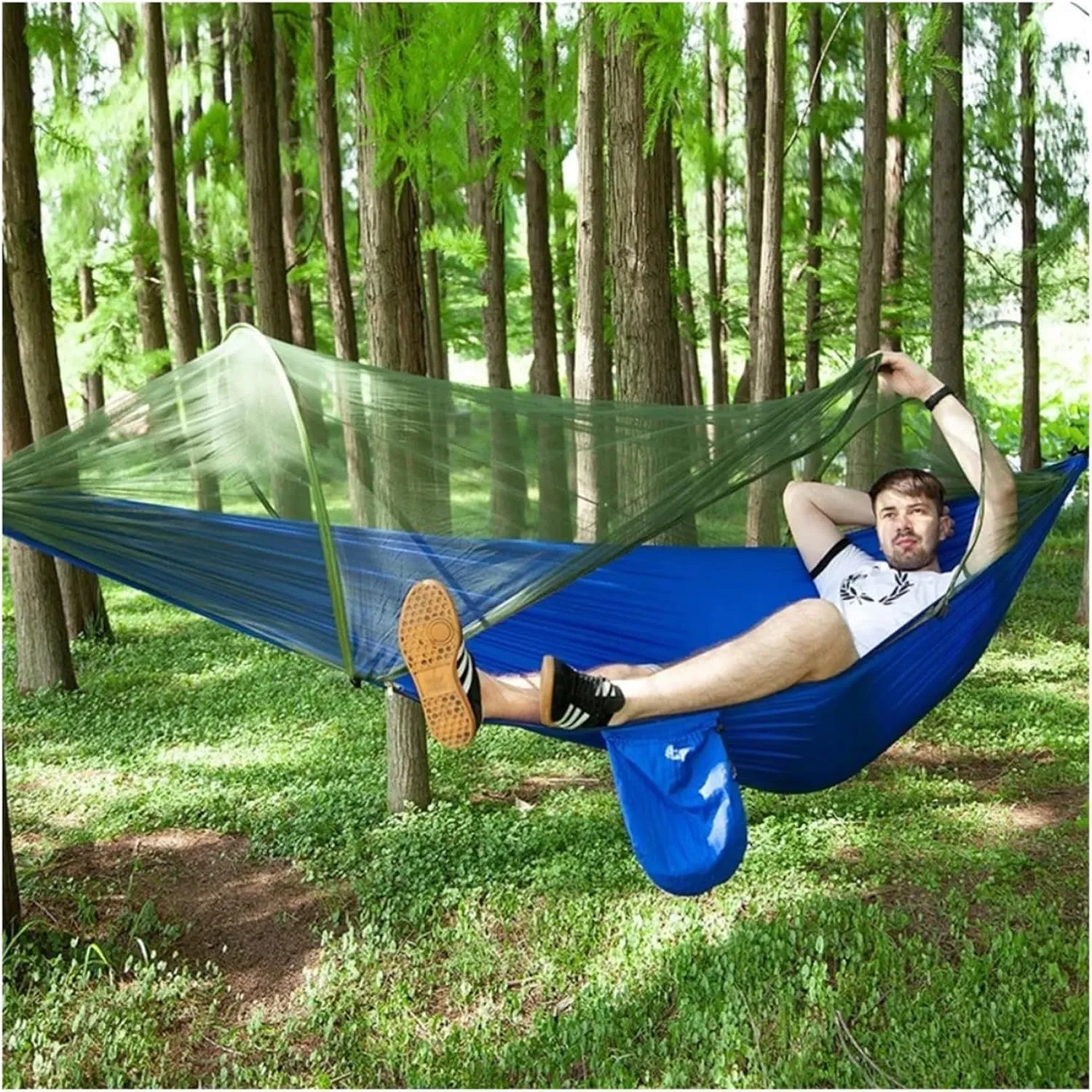 Single and Double Size Nylon Fabric Portable Travel Outdoor Camping Hanging Sleeping Hammock with Mosquito Net Camping Supplies for Terrace, Outdoor(Black)