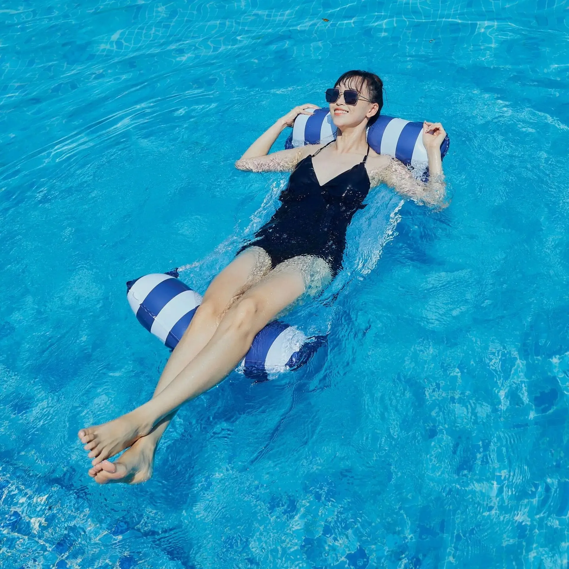 Snoozefloat™ - Inflatable Floating Hammock