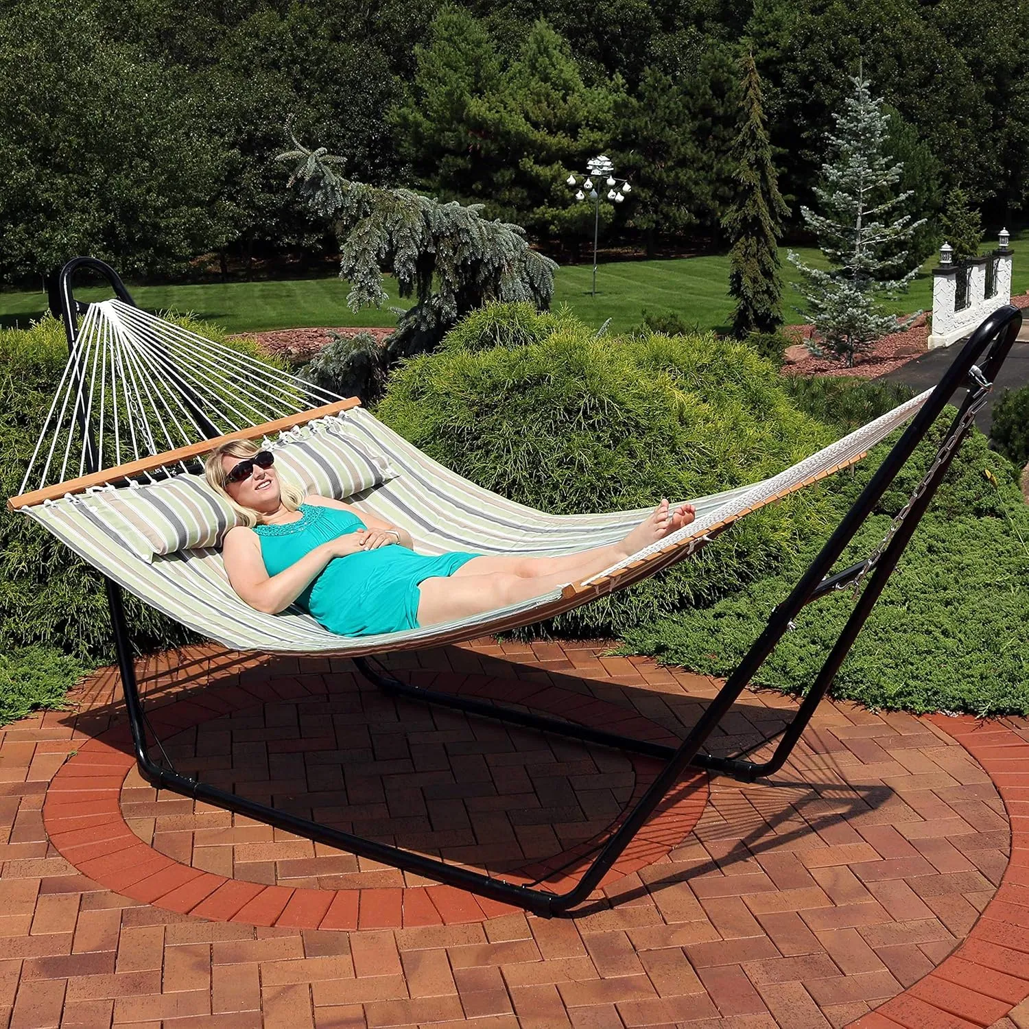 Sunnydaze Quilted Outdoor Hammock with Spreader Bars - Heavy-Duty 450-Pound Capacity Double Hammock for Outside - Khaki Stripe